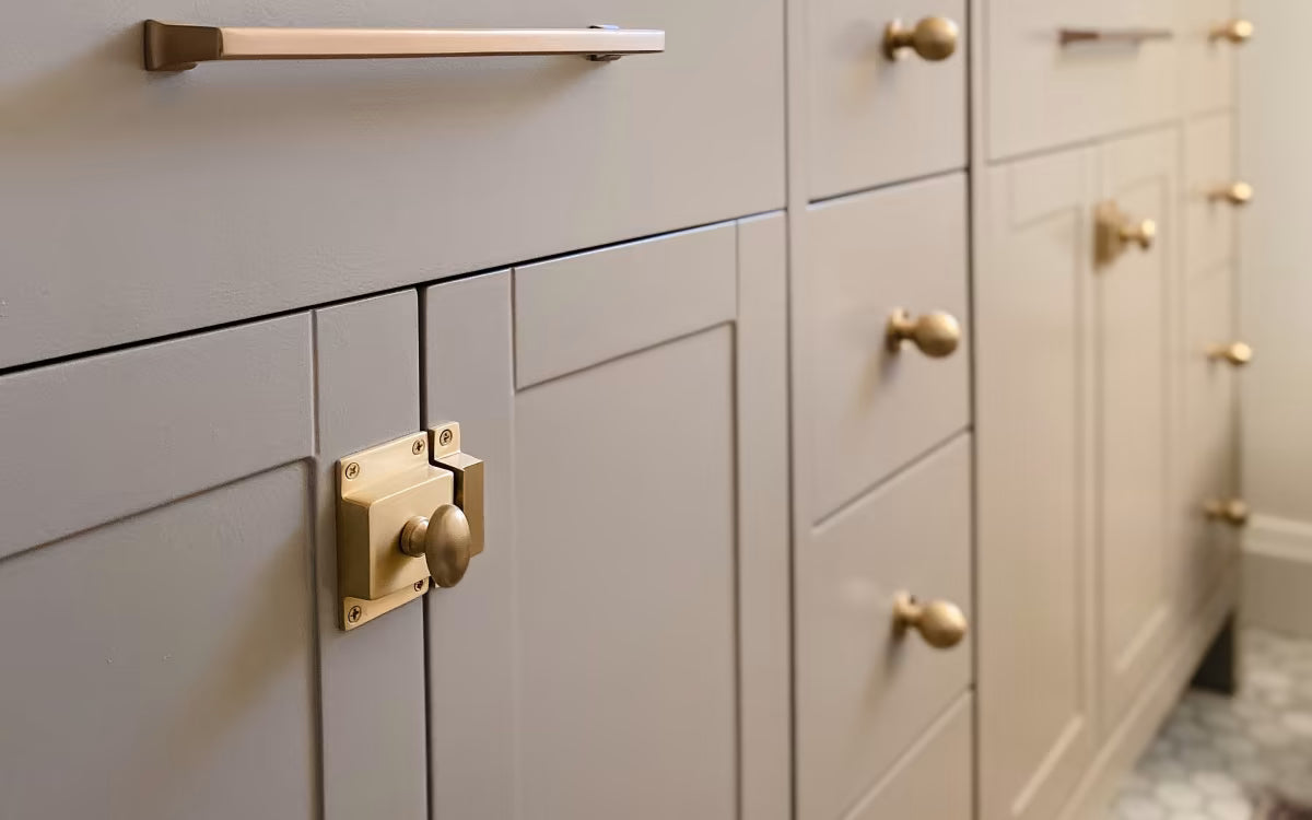 EMTEK Cabinet Latch
