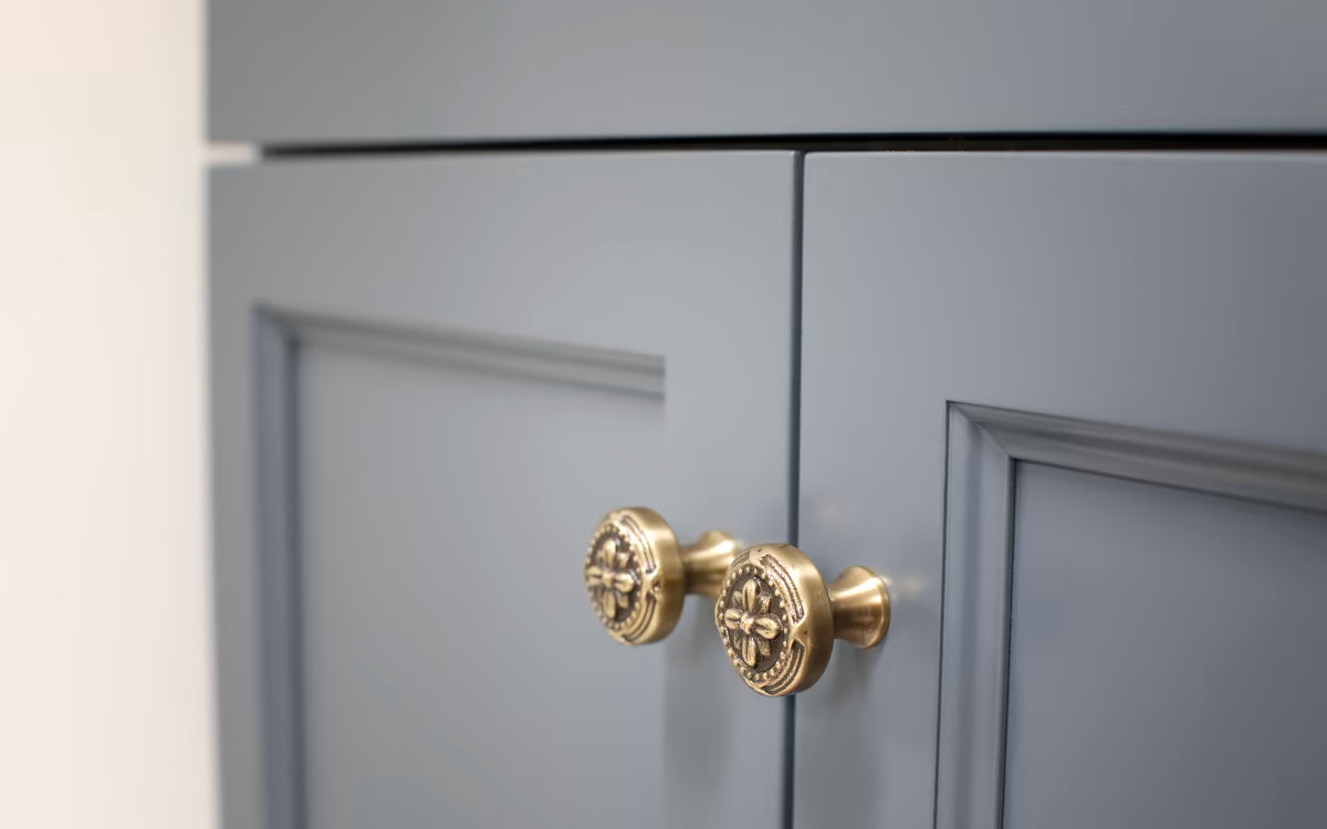 EMTEK Ribbon and Reed Cabinet Knob
